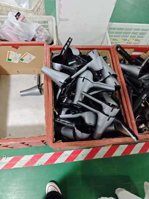 Modelador de Cabelo Cerâmico com Barril de 25mm, Garantia de 1 Ano e Voltagem 110-240V para Cachos Suaves e Brilhantes