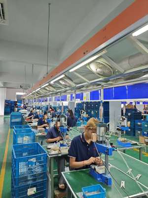 Escova de Secador de Cabelo Multifuncional de Tensão Dupla com Barril Oval para Penteados Fáceis